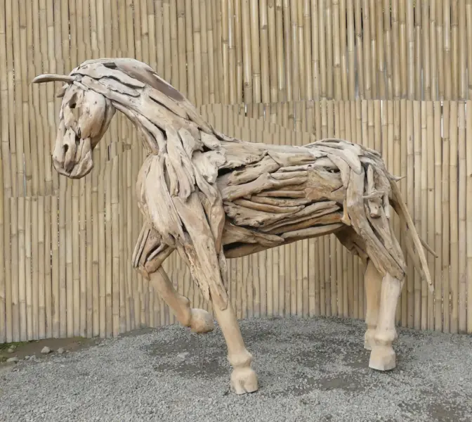 Product image 3 of the product “Horse in one piece, the head is from one piece of wood and carved head. The size is sbout 240cm lenght and 165cm height. ”
